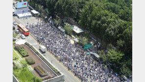 민주노총 5.5만명 대규모 집회 시작…세종대로·종로 “걷는 게 빠르네”