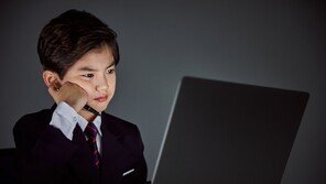 “예뻐해서 그랬다”…초등학교 전교회장 선거 조작한 교사, 檢 송치  