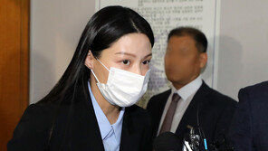 조민 “부산대 의전원·고려대 입학취소 소송 취하…원점서 다시 시작”