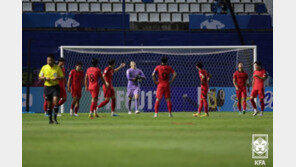 한국에 뼈아팠던 일본 프리킥골, 대회 최고 골 후보 올라