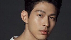 ‘불륜 의혹’ 최정원 “선 넘은 행동한 적 없어…멍청함의 아이콘 됐다”