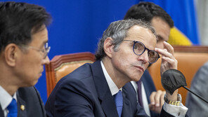 그로시 만난 野의원들 “그렇게 안전하면 日에 음용수-농업용수로 쓰라고 권고를”