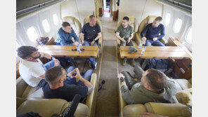 ‘82일 결사 항전’ 마리우폴 제철소 지휘관 5명 생환 