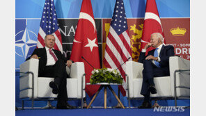 바이든, 나토 정상회의서 에르도안과 회담…스웨덴 가입 논의