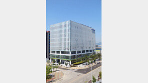 날개 못 펴는 에어부산…직원 줄 퇴사 왜?