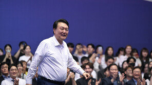 윤 대통령 “MZ 행정관 더 늘려라”…‘젊은 피’ 수혈 박차