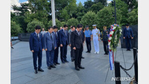 방미 김기현, 한국전 참전용사 기념비 헌화…“고마움 늘 새겨야”