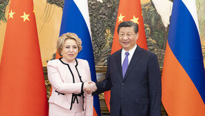 시진핑, 러 상원의장 만나…“어려울 때 협력하려 해”