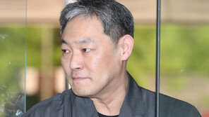 ‘폭로 무마 대가’ 수억 뜯은 유튜버 김용호 경찰 소환