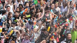 4년 만에 열리는 서울 물총축제…페스티벌로 무더운 여름 즐겨요