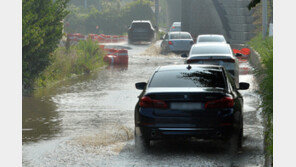 폭우에 부산 도로 곳곳 침수·교통 통제…일부 마을버스 중단