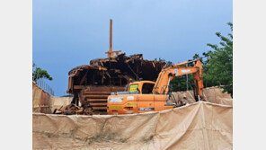 16억 ‘짝퉁 거북선’, 12년만에 철거 