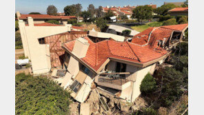 美 LA 고급 주택 ‘와르르’…“폭우 뒤 지반 약화 추정” 