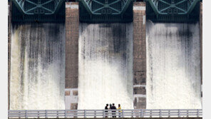 섬진강댐 3년만 방류 시작…21일까지 최대 초당 300톤