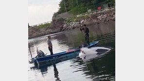 “구해야겠다 생각뿐”…바다 뛰어들어 차량 익수자 살린 시민들