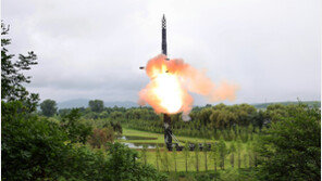 북한 신형 ICBM ‘화성-18형’ 발사 사진 공개[청계천 옆 사진관]