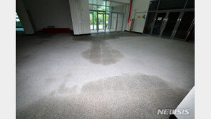 170억 짜리 광주 최초 공립문학관, 개관 앞두고 빗물 ‘줄줄’