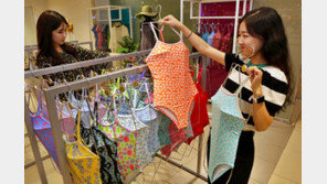 “꽃무늬 수영복 어때요” 