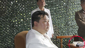 김정은 “군사적 공세 계속”… 美 전폭기 한반도 맞불 전개 