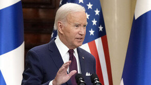 바이든 “푸틴 핵 사용 전망 안 해…중국도 말려”
