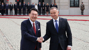 尹, 韓-폴란드 공식만찬 참석… “‘솔리다르노시치’(연대) 정신으로”