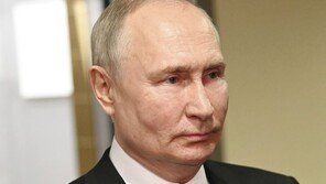 푸틴 “바그너그룹, 법적 실체 없어…합법화는 복잡한 문제”