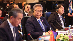 박진-中왕이 1년만 양자회담 시작…양국관계·북한 도발 논의