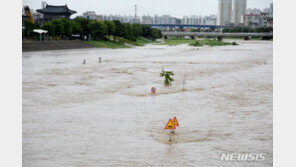 옥천 하천서 보트 탄 초등생 2명 떠내려가가 자력으로 탈출