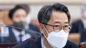 검찰, ‘김명수 거짓말’ 前법원행정처 차장 피의자 신분 소환