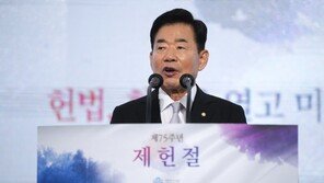 김진표, 내년 총선서 ‘대통령 4년 중임제 개헌안’ 국민투표 제안