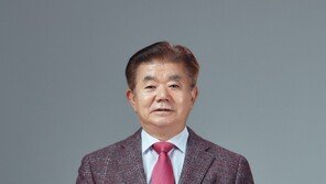 끝없는 연구 개발로 OLED 재료 부문 진출 성공