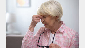 눈앞이 침침하면 노안? 관리 시급한 ‘황반변성’ 일수도