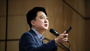 이준석 “윤 대통령, 메시지 참모 당장 잘라야”