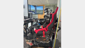 비행기 조종하는 ‘인간형 AI 로봇’ 나온다 