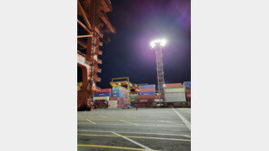 더 밝아진 부산항…노후 조명등 전면 교체 완료