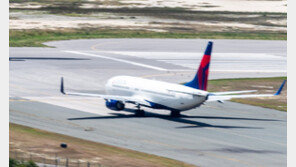 美 44도 폭염, 에어컨 없이 기내 갇힌 승객들 ‘기절’ 사태