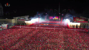 “北 대동강에 대형 부교 포착…열병식 임박한 듯”