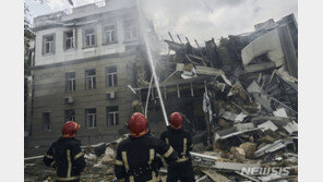 러 공격에 파손된 中총영사관…中 “인명피해 없어 러와 소통 유지”