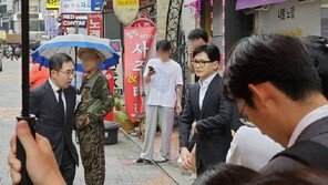 한동훈 ‘신림동 칼부림’ 현장 찾아 애도  “사이코패스 관리 방안 고민”