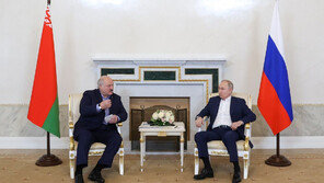 푸틴, 우크라지원 폴란드에 “벨라루스 공격땐 러 공격 간주” 