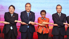 “중국 왕이, 한중일 고위급 회담 제안”…연내 정상회의 가능성