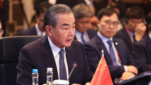 中, 한일 모두에 ‘대화’ 의지 확인… ‘美와 밀착’ 부담됐나