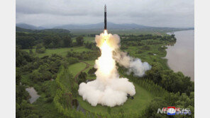 日정부 “北 탄도미사일 2발 발사…350~400㎞ 비행·최고고도 100㎞”