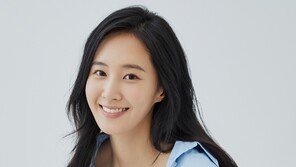 “5만원에 팝니다”…걸그룹 멤버 증명사진, 중고거래 플랫폼에 왜?