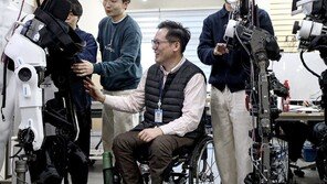 ‘걸었던 기억’ 잊을 수 없어 웨어러블 로봇 개발 참여 ‘못 걷는 발’로 직접 연구[장애, 테크로 채우다]