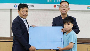 GS칼텍스 임직원, 탄소 줄여 만든 책상 기부