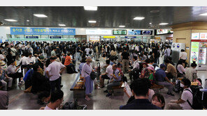 멈춘건 KTX인데 지하철도 ‘거북이 운행’, 왜 그럴까