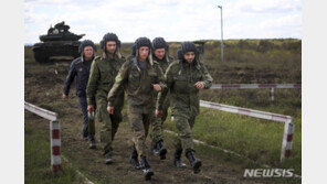 동원령 대신 법 개정…러시아, 징집 대상 30세까지 확대