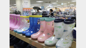 장마철 레인부츠 잘못 신었다간 ‘무좀’…“긁지 말고 말리세요”