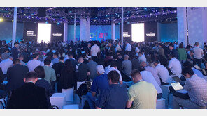 콘서트 방불케한 국내 첫 갤럭시 언팩… ‘온리 갤럭시’ 슈가 깜짝 등장